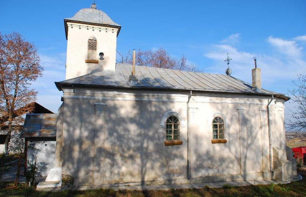 Biserica - vedere exterioară