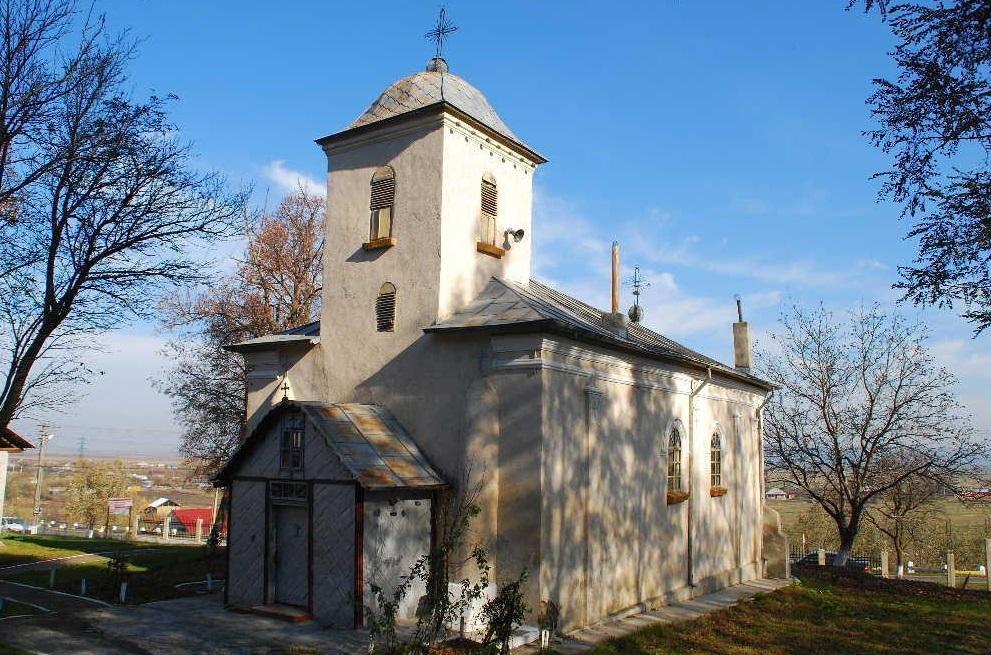 Biserica - vedere exterioară